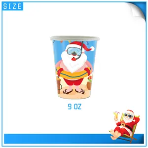 Détail d'un gobelet de Noël de 9 oz avec une illustration du Père Noël en été