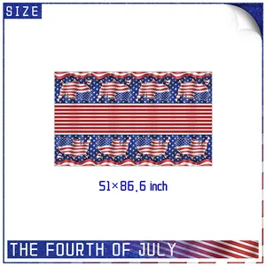 Détail de la nappe bannière du 4 juillet avec carte USA et dimensions 130x220 cm