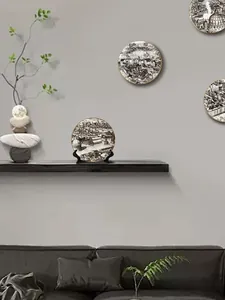Dettaglio del piatto in ceramica da 8 pollici con architettura italiana e supporto nero