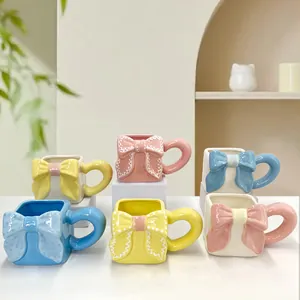 Simpatiche tazze in ceramica con fiocco 3D in vari colori per un tè pomeridiano creativo