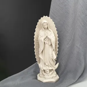 Scultura religiosa della Madonna di Guadalupe in resina avorio con base di angelo