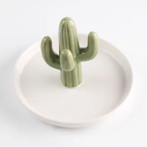 Keramische sieradenschaal met olijfgroene cactus voor het opbergen van ringen en kettingen