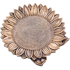 Noords cactus sieradendienblad met gedetailleerd zonnebloempatroon in bronzen finish