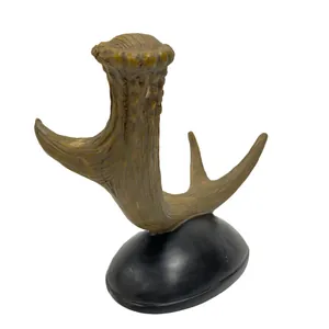 Vintage hertengeweit decor van hars op zwarte basis voor kantoor en woonkamer tafel