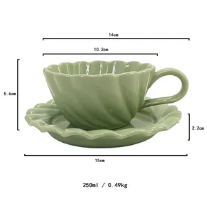 Spécifications de taille pour l'ensemble tasse à café et soucoupe en céramique vert sauge