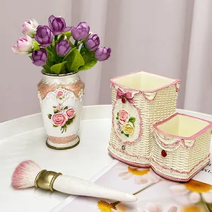 Porta pennelli da trucco vintage in resina con rose per decorazione da scrivania