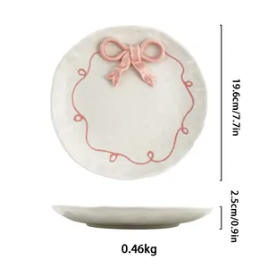 Piatto da colazione in ceramica con fiocco rosa 3D e bordo dipinto su base ondulata