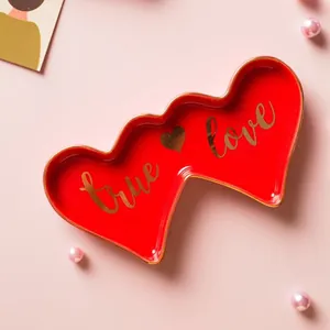 Bandeja para joyas de cerámica corazón rojo con texto True Love dorado y borde