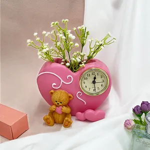 Organizador de escritorio rosa en forma de corazón con reloj y adorno de osito