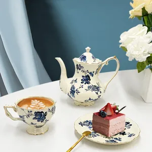 Set di Tazzine da Caffè in Ceramica Retrò Europeo Bordo Dorato Teiera Floreale Set da Tè Pomeridiano Inglese per Donna Regalo