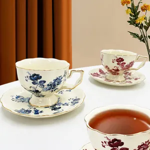Set tazzine caffè in ceramica europea vintage con motivi floreali e bordi dorati