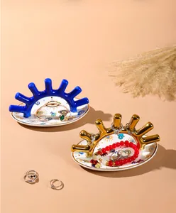 Bandeja de cerámica para joyas con pestañas doradas para anillos y decoración hogar