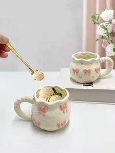Jolie tasse à café en céramique avec nœuds roses 3D, tasse de thé esthétique mignonne.