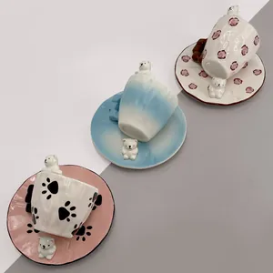 Tre set di tazzine da caffè in ceramica con orsetti polari 3D e piattini abbinati