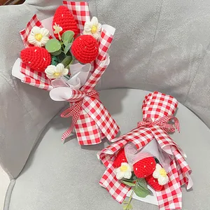Bouquet de Fleurs Fraises Tricoté à la Main en Laine Crocheté Fleurs Artificielles Cadeau pour la Saint-Valentin Anniversaire Décoration Maison Fête Femme