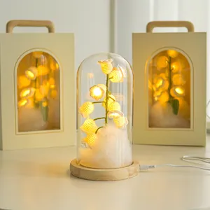 Luz De Noche De Lirio De Los Valles Hecha a Mano a Ganchillo Cúpula De Vidrio Base De Madera USB Batería Decoración Floral