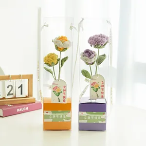 Bouquet de roses au crochet fait main dans un coffret cadeau pour les profs