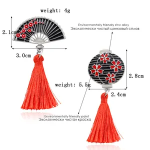 Broches éventail et lanterne en alliage japonais avec glands rouges et émail