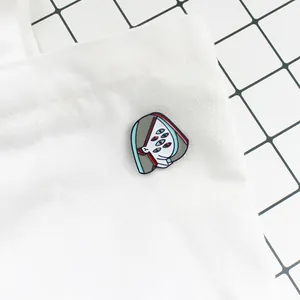Emaille-Pin im Picasso-Stil mit mehräugigem Mädchen-Design auf einer Canvas-Tasche