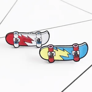 Kreatives Cartoon Skateboard Emaille Pin Legierung Blitz Muster Brosche Streetwear Stil Abzeichen Für Kleidung Taschen Schmuck Geschenk