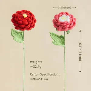 Bouquet de pivoines fait main au crochet avec fleurs en fil rouge et rose pour table