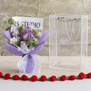 Bouquet de Fleurs d'Oeillet au Crochet Fait à la Main Avec Boîte Cadeau Transparente Arrangement Floral de Rose et Marguerite Tricotée Pour Cadeau Fête des Mères Saint Valentin