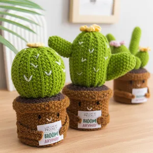 Lot de 3 poupées cactus tricotées à la main avec cartes de messages inspirants.