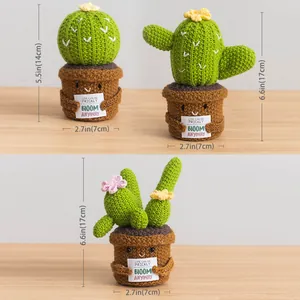 Cactus au crochet faits main avec cartes positives pour décoration de bureau
