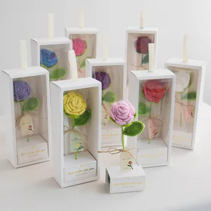 Bouquet de roses au crochet fait main en boîte cadeau élégante avec fenêtre pour enseignants