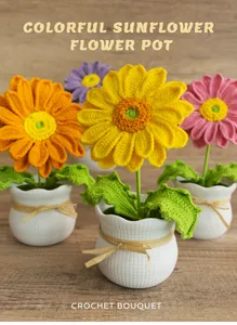 Détail macro de tournesols colorés au crochet dans des pots en céramique blanche