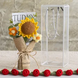 Ramo de girasoles de ganchillo hecho a mano en caja de regalo de PVC transparente