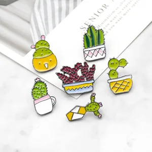 Lot de 6 broches émaillées colorées en forme de cactus et plantes succulentes
