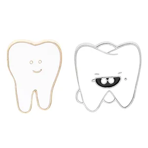 Broche en Émail de Dent de Dessin Animé Créatif Visage Souriant Avec Lunettes de Soleil Badge en Alliage pour Veste Sac