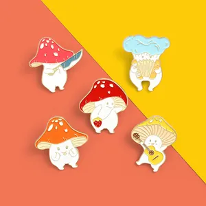 Set mit fünf niedlichen Cartoon-Pilz-Emaille-Pins mit bunten Musik- und Kunstmotiven