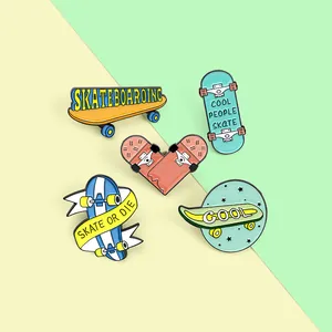 Épinglettes en Émail de Planche à Roulettes Dessin Animé Broches en Alliage pour Sacs à Dos Vêtements Bijoux de Mode Street Culture Cadeaux