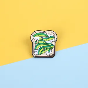 Broche Créative en Émail à l'Avocat Toast Pain de Dessin Animé Badge en Alliage Décoration Vêtements Sac Bijoux Unisexe