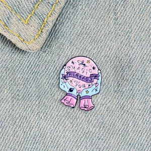 Pin's émaillé boule de cristal magique avec paillettes pour sacs et vêtements de mode