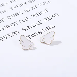 Creative Cartoon Angel Wings Alloy Enamel Brooch Pin Minimalist White Gold Plated Badge For Clothes Backpack Hat Unisex Jewelry Gift