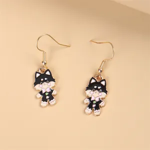 Orecchini a sospensione husky cartoon con fiocco rosa e finitura dorata dal design carino