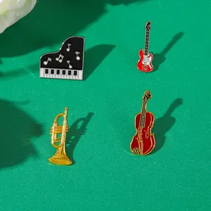 Spilla in Lega Smalto Strumenti Musicali Chitarra Violino Tromba Pianoforte Forma Nota Musicale Distintivo Gioielli Arredo