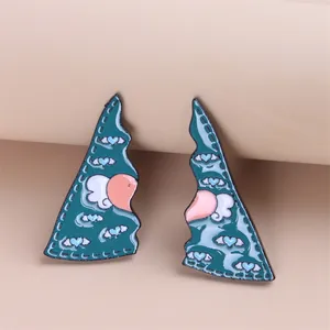 Emaille broches met bergen en gevleugelde harten voor koppels in blauw en roze