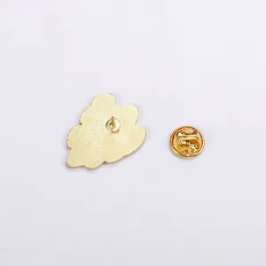 Gouden spook speldje met vlindersluiting voor Halloween kostuum accessoires