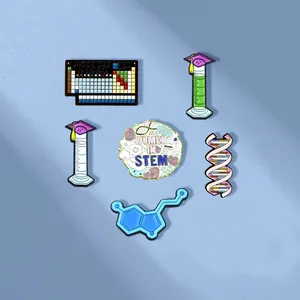 Set de seis pines esmaltados de ciencia con ADN y emblemas de Women in STEM en color