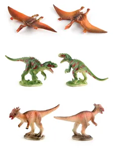 Vista dettagliata di modelli realistici di dinosauri in miniatura con basi in roccia