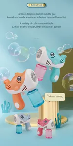 Détail des pistolets à bulles en forme de dauphin en quatre couleurs avec design 12 trous