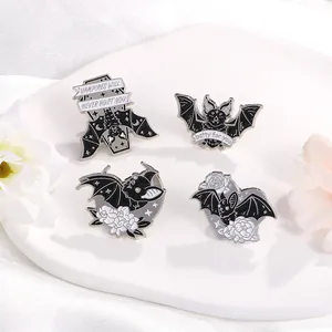 Lot de Pins Émaillés Chauve-souris Gothique Cercueil Lune Cœur Rose Broches Alliage de Zinc Halloween Style Sombre Badge