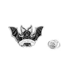 Pin's chauve-souris gothique en émail avec texte et fermoir papillon en argent