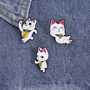 Insigne en Métal d'Alliage de Broche de Maneki-Neko d'Animal de Dessin Animé de Pin d'Émail de Chat de la Chance Drôle