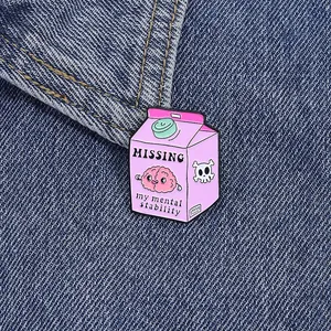 Spilla in Smalto Missing My Mental Stability a Forma di Cartone del Latte Cervello Cartone Animato Divertente Lega Spilla per Zaino Giacca Vestiti Gioielli Regalo