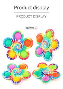 Vista multi-angolo del fidget spinner a fiore arcobaleno con bolle pop in silicone